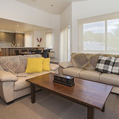 Northview 2 - Modern 2Br Townhouse L Lake View L Central Location L Spa Bath L Wifi جيندابين المظهر الخارجي الصورة