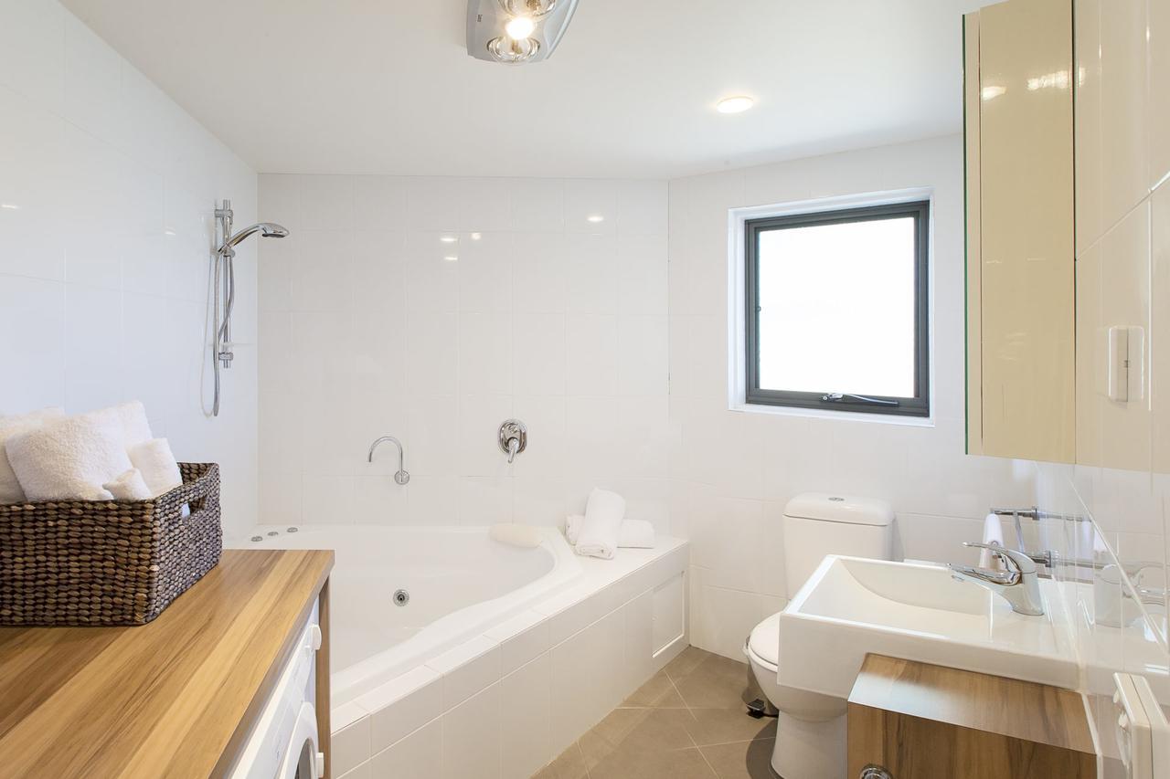 Northview 2 - Modern 2Br Townhouse L Lake View L Central Location L Spa Bath L Wifi جيندابين المظهر الخارجي الصورة